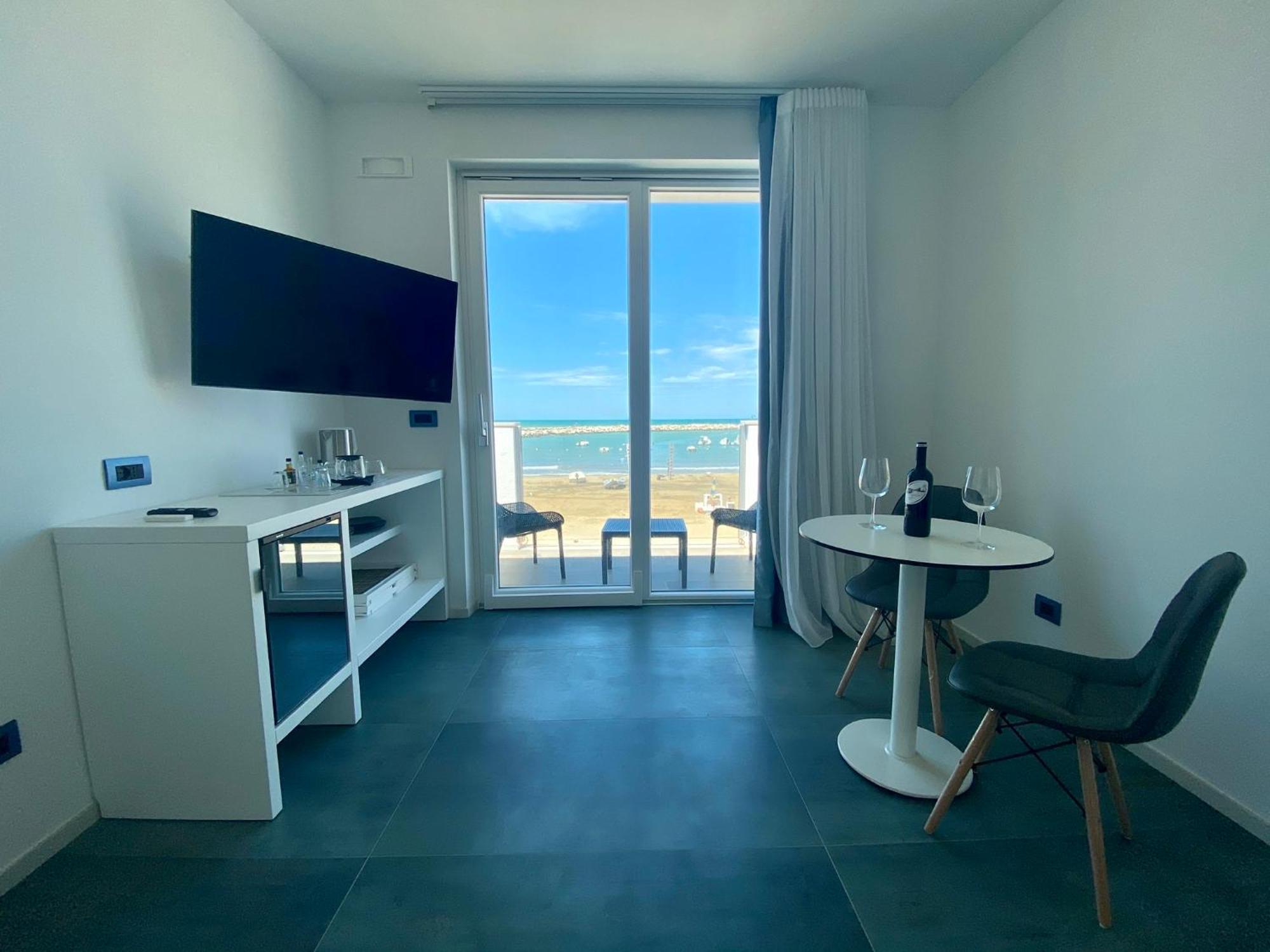 Marina Bay Beach Suites Peschici Eksteriør bilde