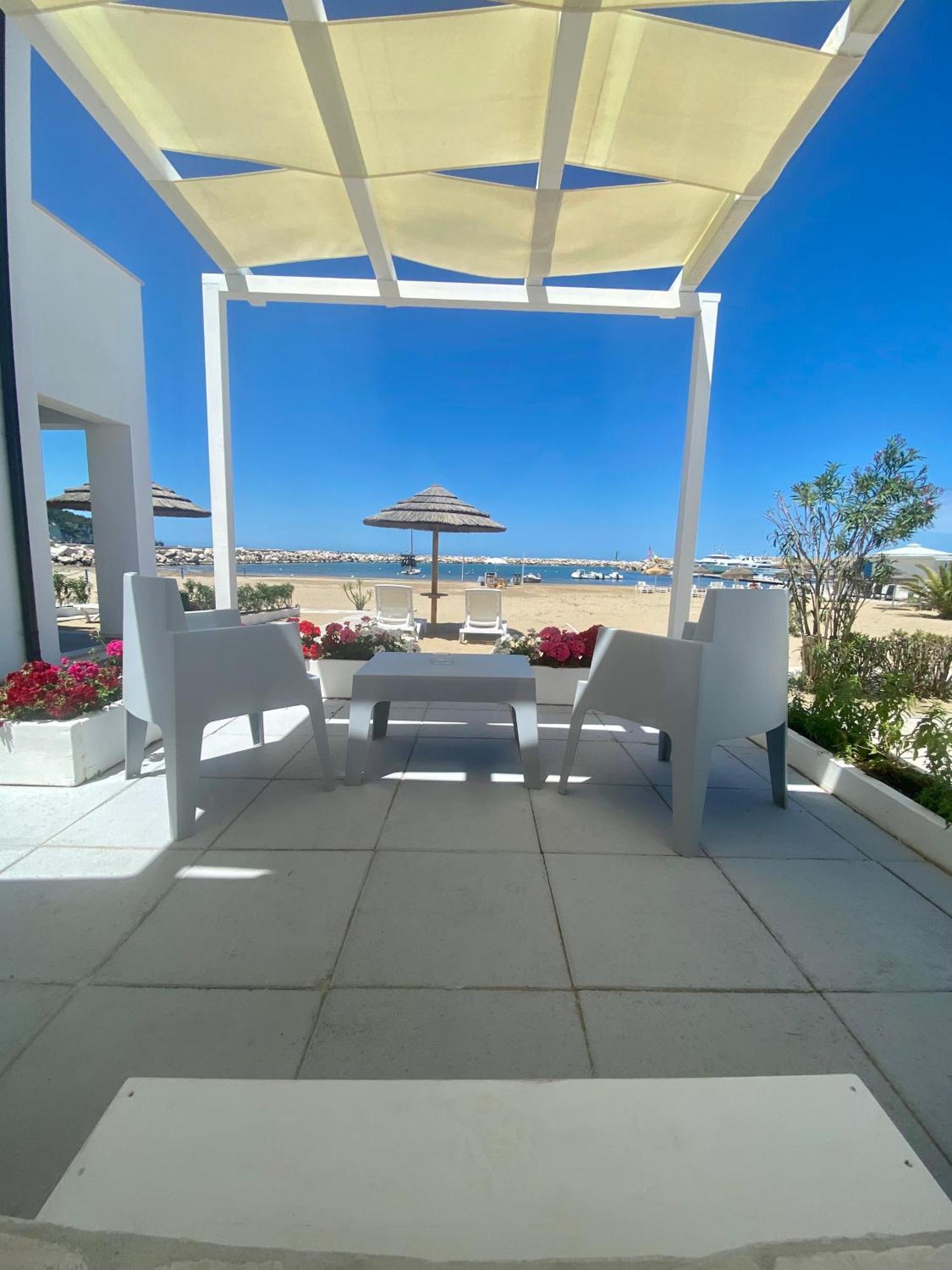 Marina Bay Beach Suites Peschici Eksteriør bilde