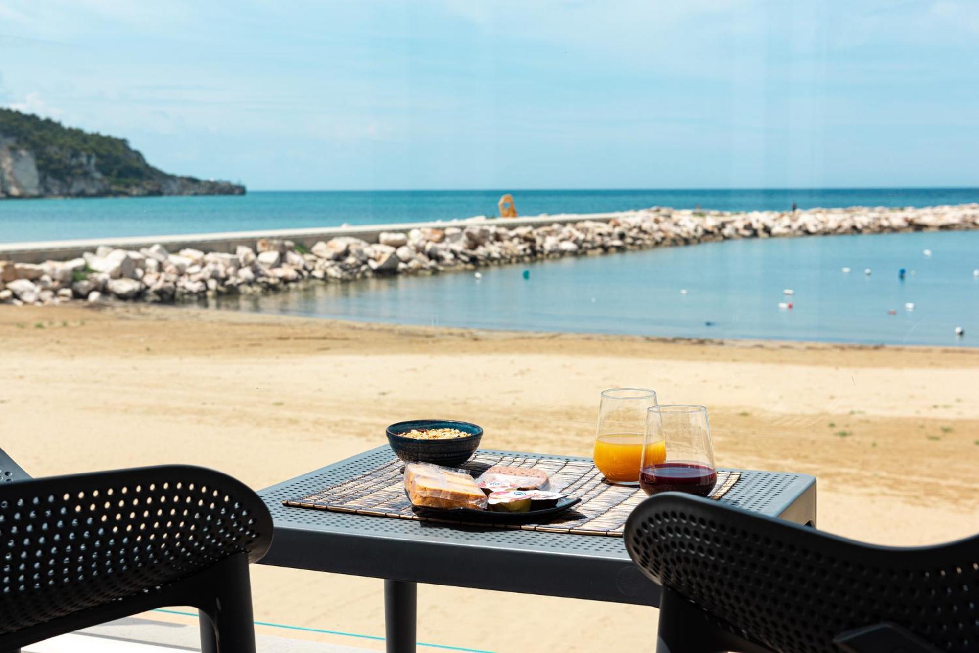 Marina Bay Beach Suites Peschici Eksteriør bilde
