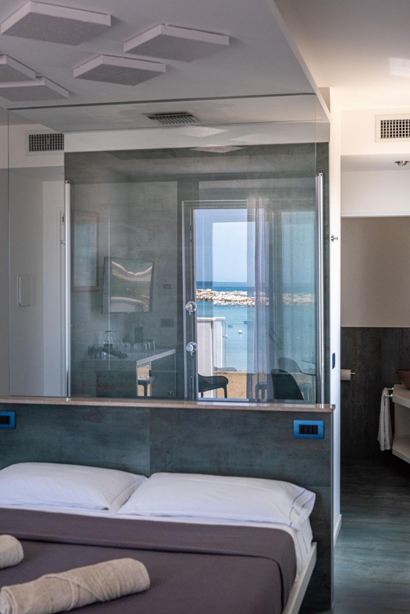 Marina Bay Beach Suites Peschici Eksteriør bilde